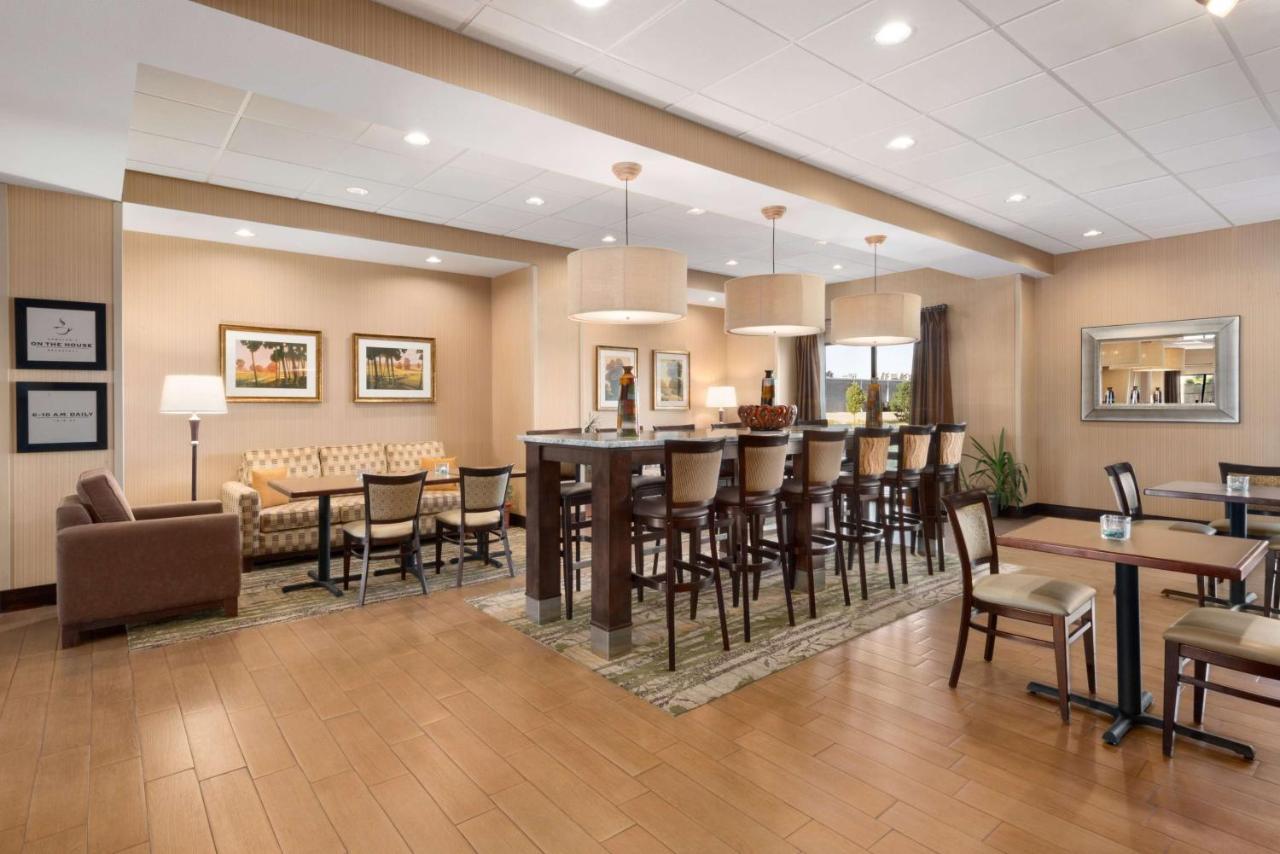 Hampton Inn Спирфиш Экстерьер фото